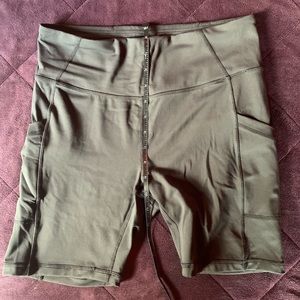 Prana bike shorts women’s L like new!!